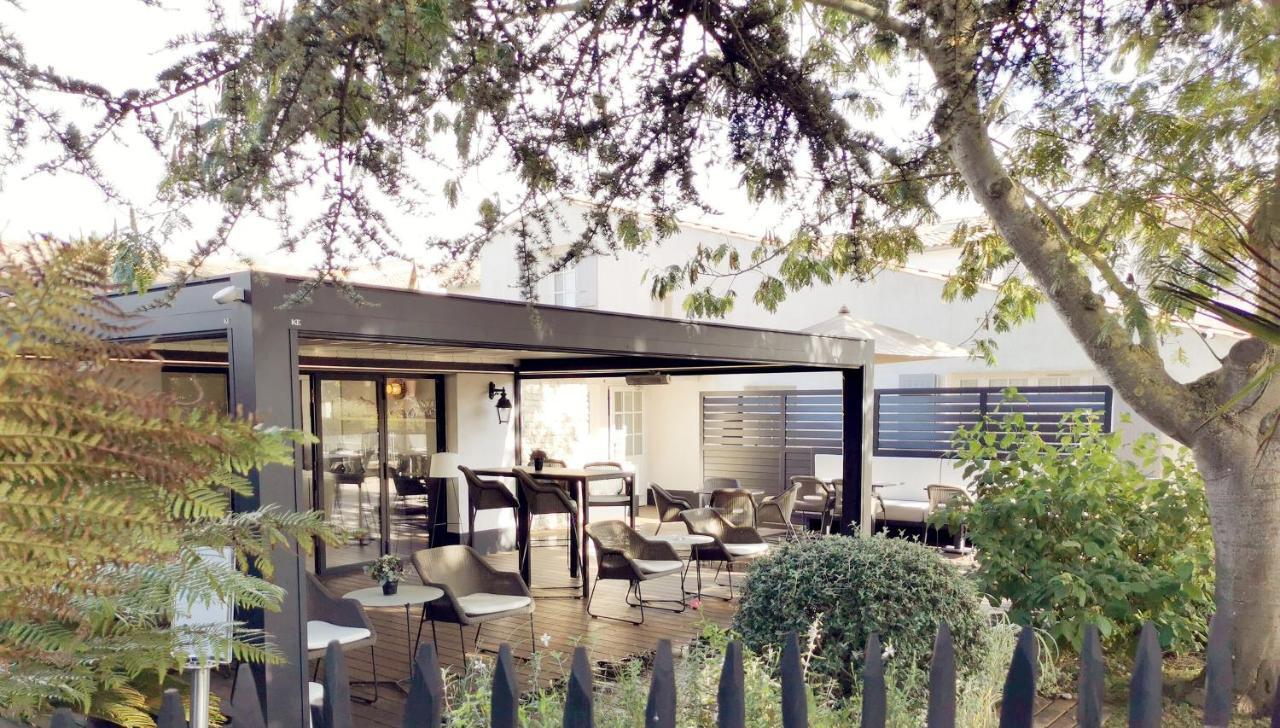 Le Clos Saint-Martin Hotel & Spa Luaran gambar
